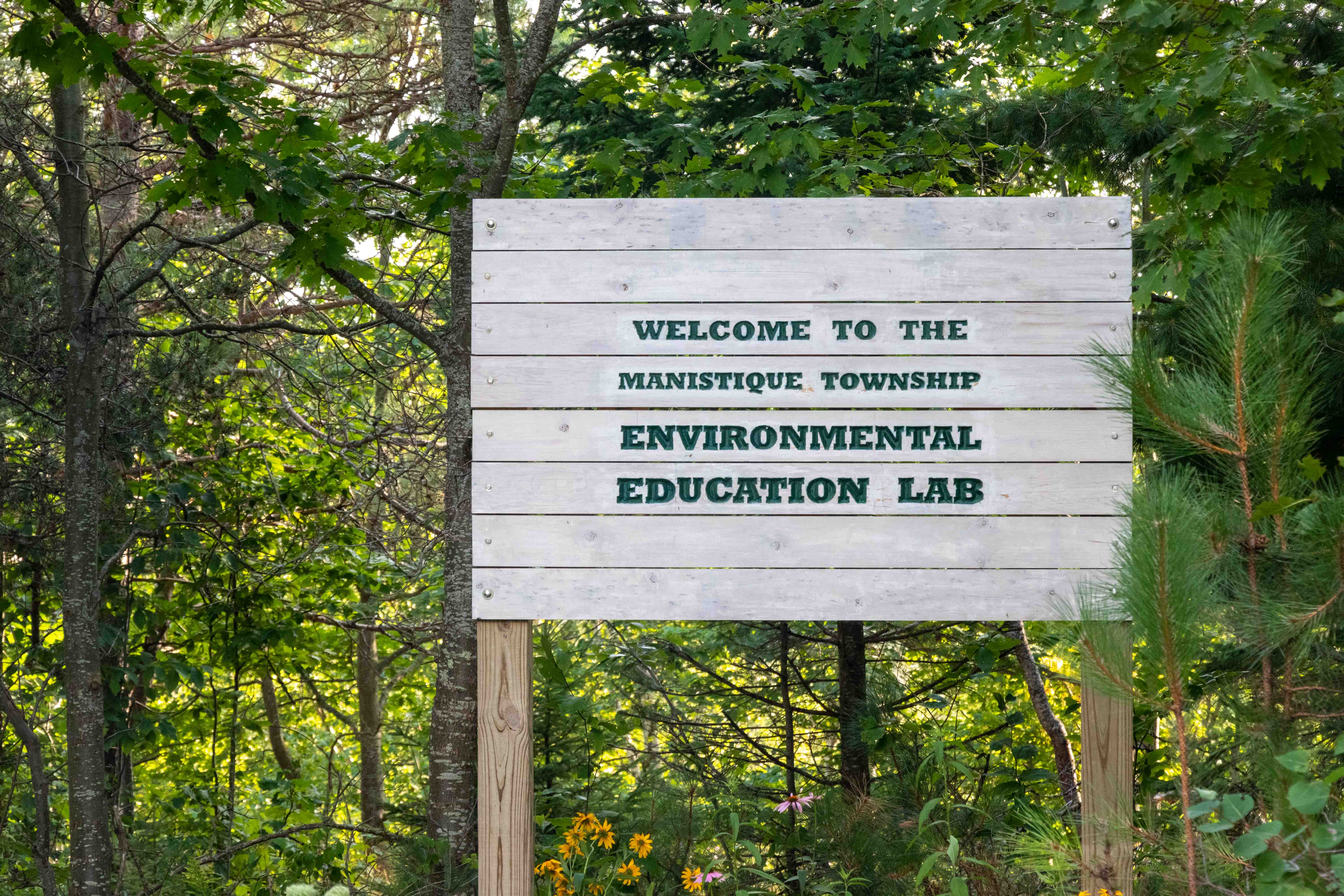 Welcome to Enviromental Education Lab Sign